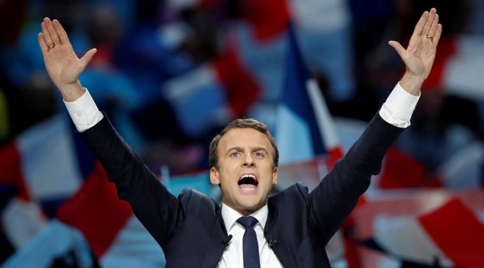 Tân Tổng thống Pháp, Emmanuel Macron từng theo nghiệp cầu thủ