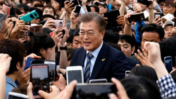 Ông Moon Jae-in 'thắng áp đảo' trong bầu Tổng thống Hàn Quốc