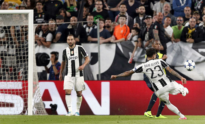 Dani Alves nã đại bác tuyệt đẹp tung lưới Monaco