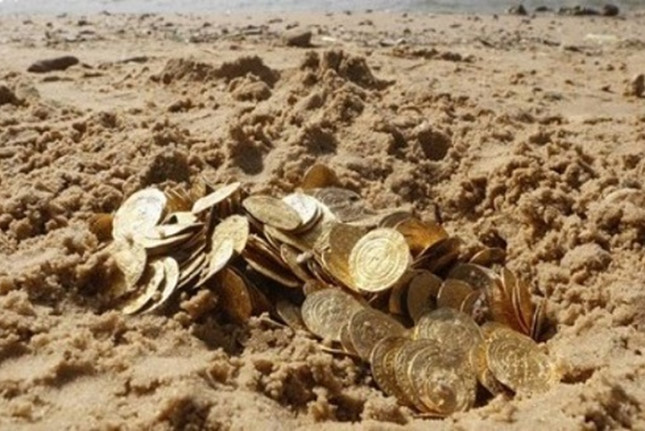 Những món vàng kỳ dị và chuyện cả ấp vẫn nghèo dù trúng quả 'cánh đồng vàng'