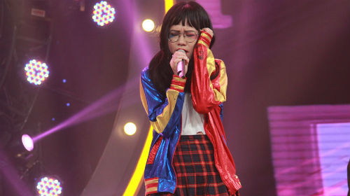 Mỹ Tâm, Issac “toát mồ hôi” trước thí sinh nữ hát 4 thứ tiếng