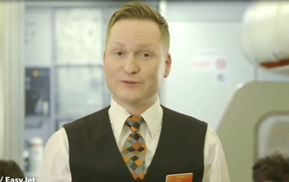 Những ký hiệu khó hiểu giữa các tiếp viên trên máy bay