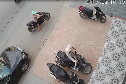 Bẻ khóa, trộm xe SH cực nhanh trên phố Hà Nội