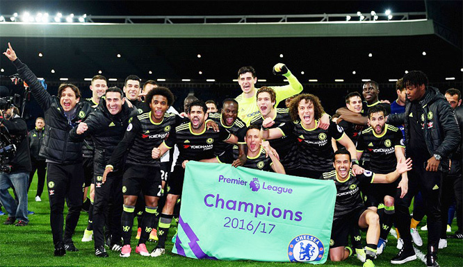 Thắng nghẹt thở, Chelsea vô địch Ngoại hạng Anh