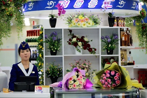 Có gì trong các quầy hàng ở bách hóa, siêu thị Triều Tiên?