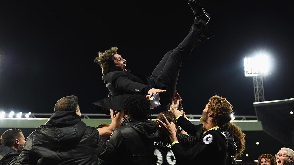 Chelsea đăng quang với Conte: Cứ vui đi, nhưng đừng quên Mourinho