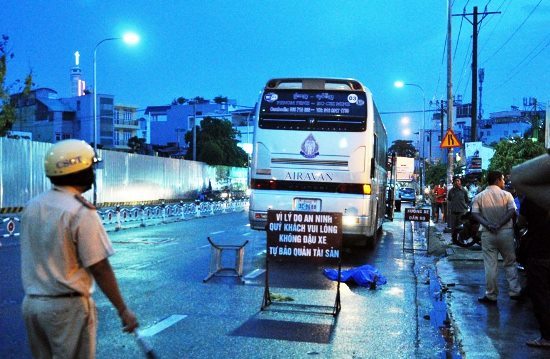 Va chạm với xe khách nước ngoài, 1 phụ nữ tử vong