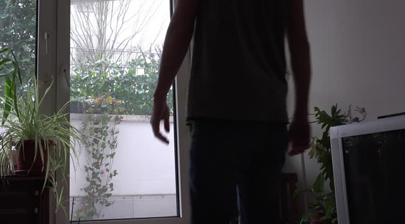 Gã sửa điều hòa và cuộc tình vụng trộm với quý bà trong biệt thự vườn