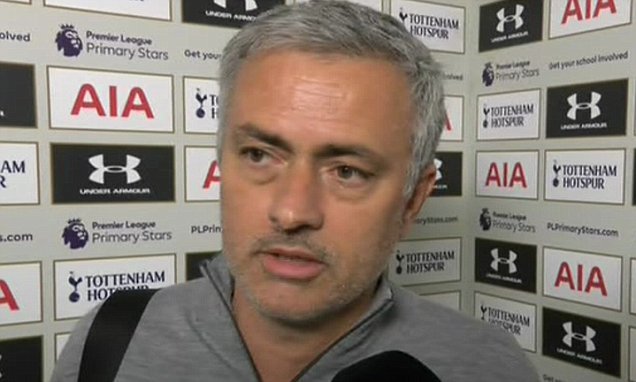 Mourinho tuyên bố sốc khiến giải Ngoại hạng ngỡ ngàng