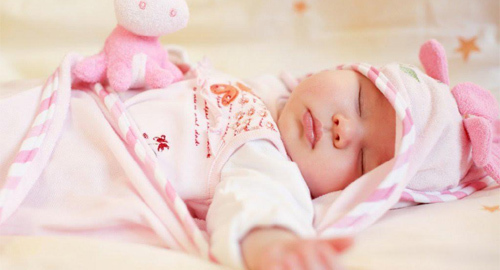 Nguyên tắc ‘vàng’ chọn khăn bông quấn bé sơ sinh