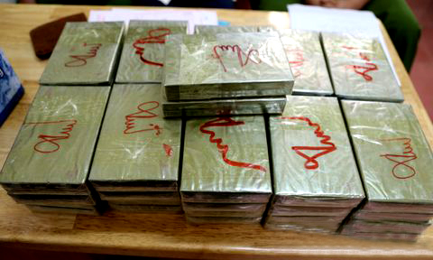 Lạng Sơn: Bắt đối tượng đang vận chuyển 42 bánh heroin