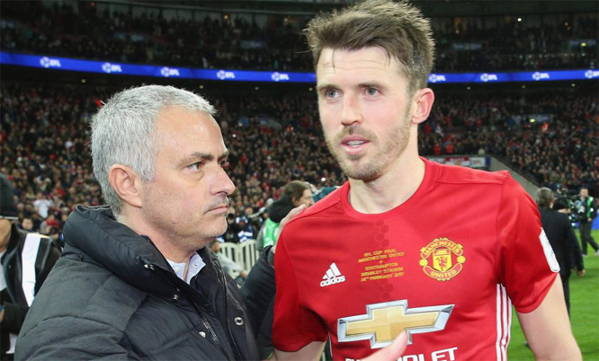 MU trọng thưởng công thần, Conte tống khứ