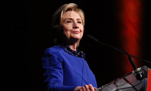 Hillary bất ngờ lập nhóm hành động chính trị