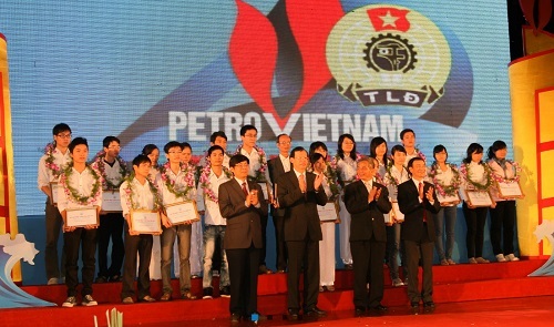 Nhạc trưởng Lê Phi Phi và “Giai điệu thắp sáng niềm tin”