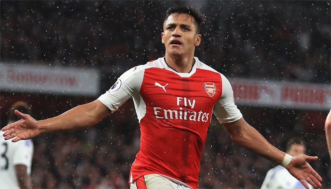 Alexis Sanchez bừng sáng, Arsenal nuôi hy vọng Top 4