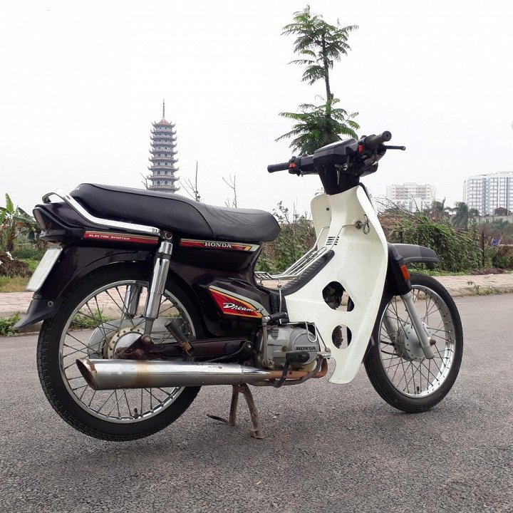 Loạn giá  Honda Dream Thái: ‘5 triệu cũng được, 100 triệu cũng có’