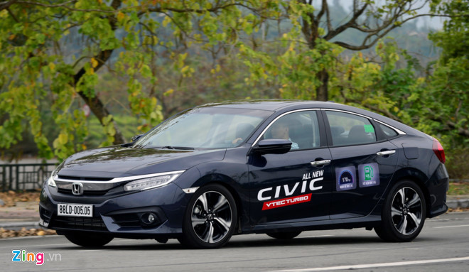 Bán tốt tại Thái Lan, Honda Civic mới chật vật ở Việt Nam