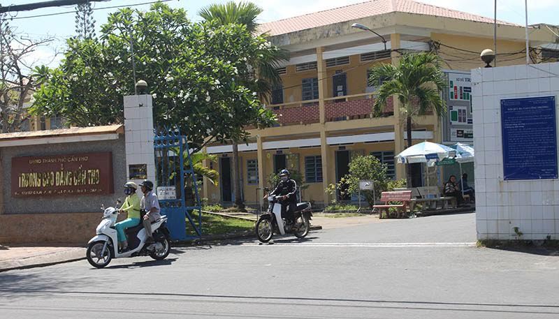 Phê bình giảng viên làm mất 53 bài thi của sinh viên