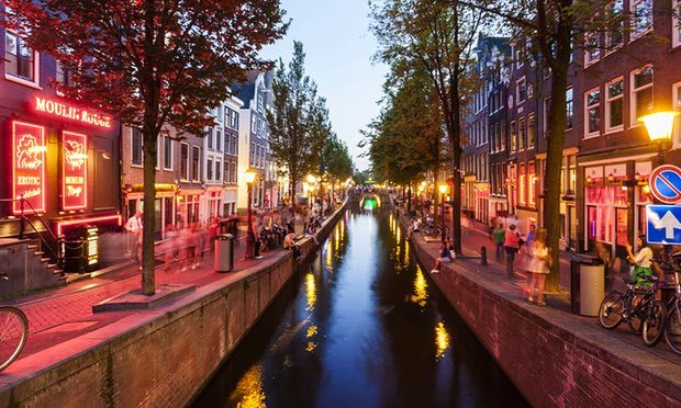 Bí ẩn bên trong phố đèn đỏ Amsterdam - Hà Lan