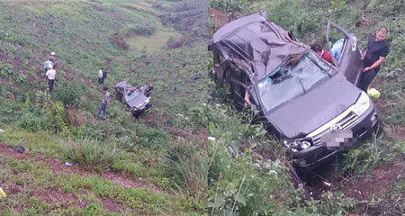 Xe chở người Trung Quốc lao xuống vực