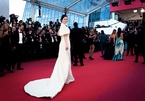 Cận cảnh bộ váy cầu kỳ trên thảm đỏ Cannes của Lý Nhã Kỳ