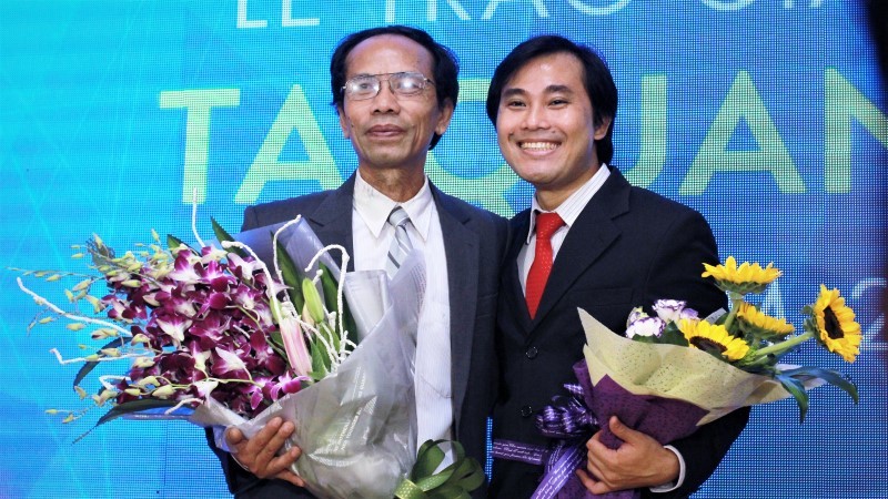 Bộ trưởng Giáo dục gửi thư chúc mừng 2 nhà khoa học đoạt giải Tạ Quang Bửu 2017