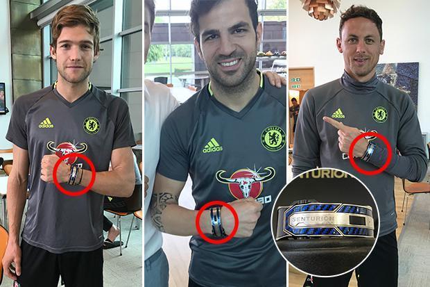 David Luiz chơi trội, tặng quà cực độc cho Abramovich