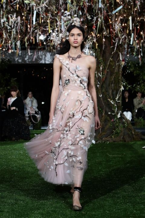 Mua Set Áo Váy Dior, Set Áo phông Dior mix chân váy Dior túi khóa 2 bên  phong cách Hàn Quốc - Yeep