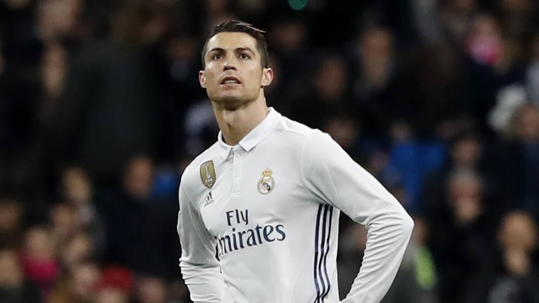 Ronaldo sắp ra tòa, Pep rút ruột Arsenal