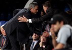 Mourinho ra ngõ toàn "kẻ thù", MU rơi cảnh tẽn tò