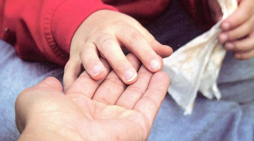 Giải nỗi oan cha mẹ bận kiếm tiền khiến con tự kỷ