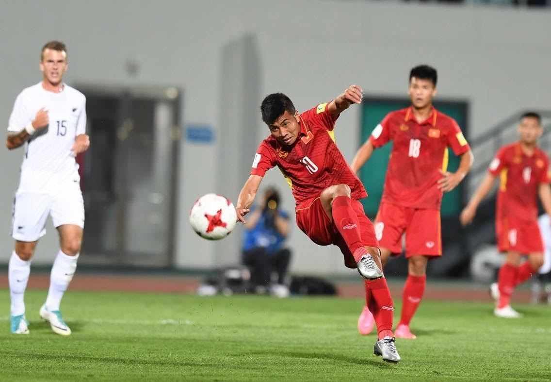 HLV Hoàng Anh Tuấn tự hào về học trò, hài lòng với 1 điểm