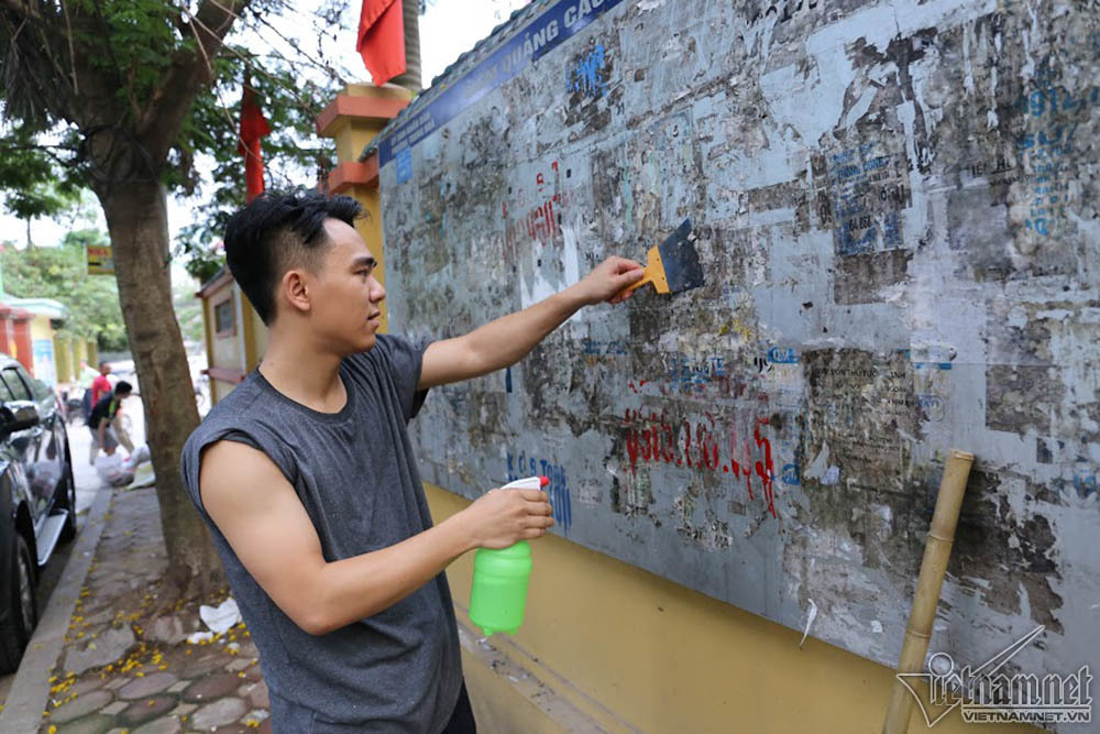 Cựu binh Mỹ cặm cụi làm sạch ngõ, phố Hà Nội