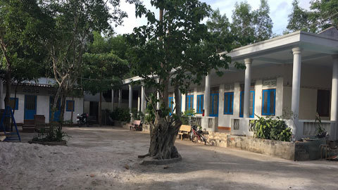 Vụ bé gái bại não 14 tuổi mang thai: Rút hồ sơ đưa lên tỉnh điều tra