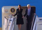 Bà Trump lại 'né' tay chồng