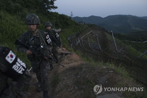 Hàn Quốc nã gần trăm phát đạn hạ 'bóng bay' Triều Tiên