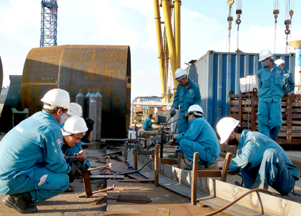 Người lao động không được phép kí hợp đồng cùng lúc với hai công ty?