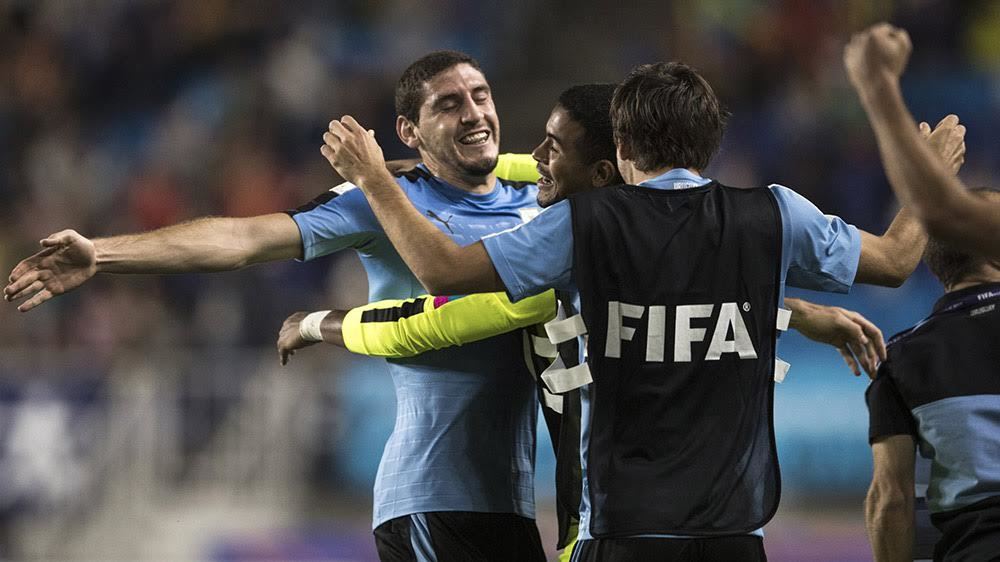 Hạ đẹp U20 Nhật Bản, U20 Uruguay bay vào vòng 1/8