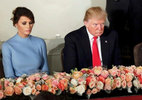 Những khoảnh khắc khó hiểu của vợ chồng ông Trump