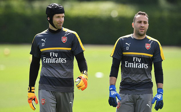 Wenger gây sốc khi thẳng tay phế bỏ Petr Cech