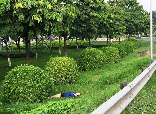 Người phụ nữ chết bất thường trong công viên ven quốc lộ 1