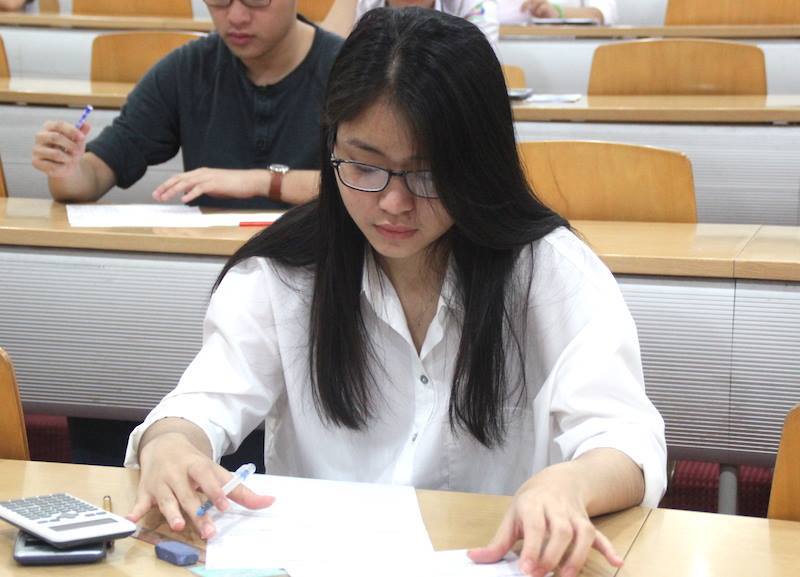 Những thí sinh đầu tiên thi vào đại học