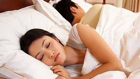 Lý giải hiện tượng 'no sex, đói ngủ' ở đàn ông