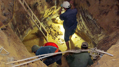 Phát hiện 187 hài cốt chôn tập thể trong 5 hầm mộ dưới nhà dân
