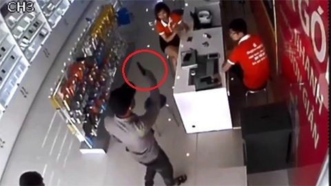 Nghi án dùng súng cướp cửa hàng điện thoại ở Bắc Ninh