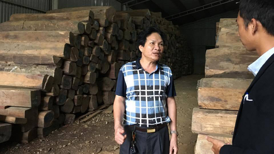 Ứ đọng hàng ngàn tấn gỗ trắc, gỗ hương
