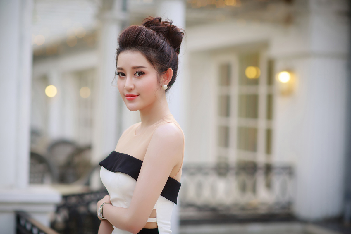 Huyền My tái xuất sau ồn ào kiện tụng