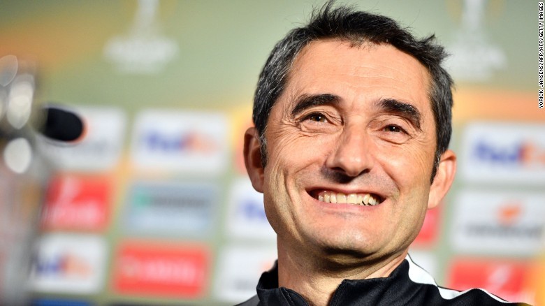 Barca công bố HLV mới, Ronaldo nhận 