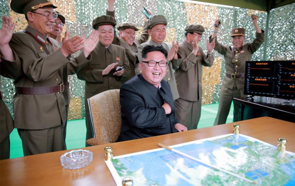 Kim Jong Un tuyên bố gửi Mỹ 'gói quà lớn hơn'