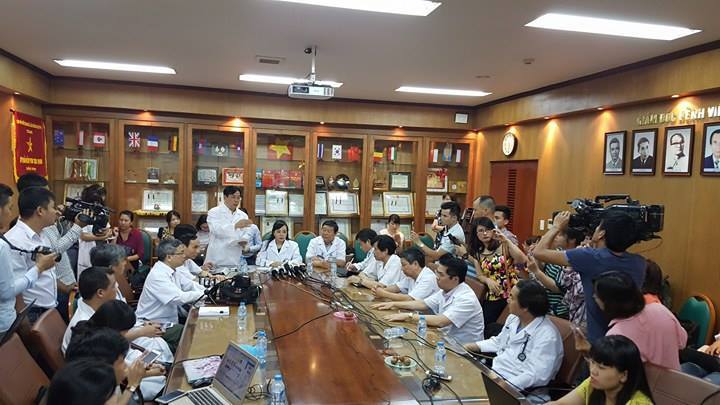 7 bệnh nhân chạy thận tử vong: Bộ trưởng Y tế họp báo tại BV Bạch Mai